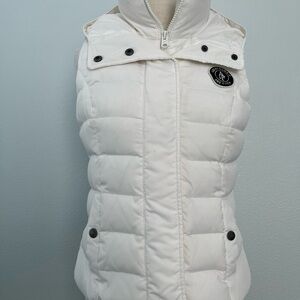 Abercrombie & Fitch White Quilted Puffer Vest